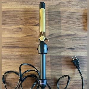 Hot tools, 1 inch barrel curling iron.
